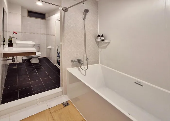 Townhouse At Yaek Lam Sali Station For 6 Pax *