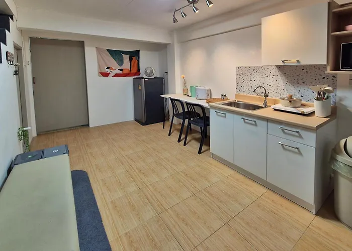 Apartment Townhouse At Yaek Lam Sali Station For 6 Pax Bangkok