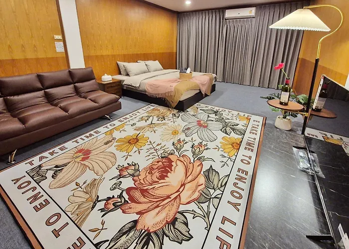 Apartment Townhouse At Yaek Lam Sali Station For 6 Pax Bangkok